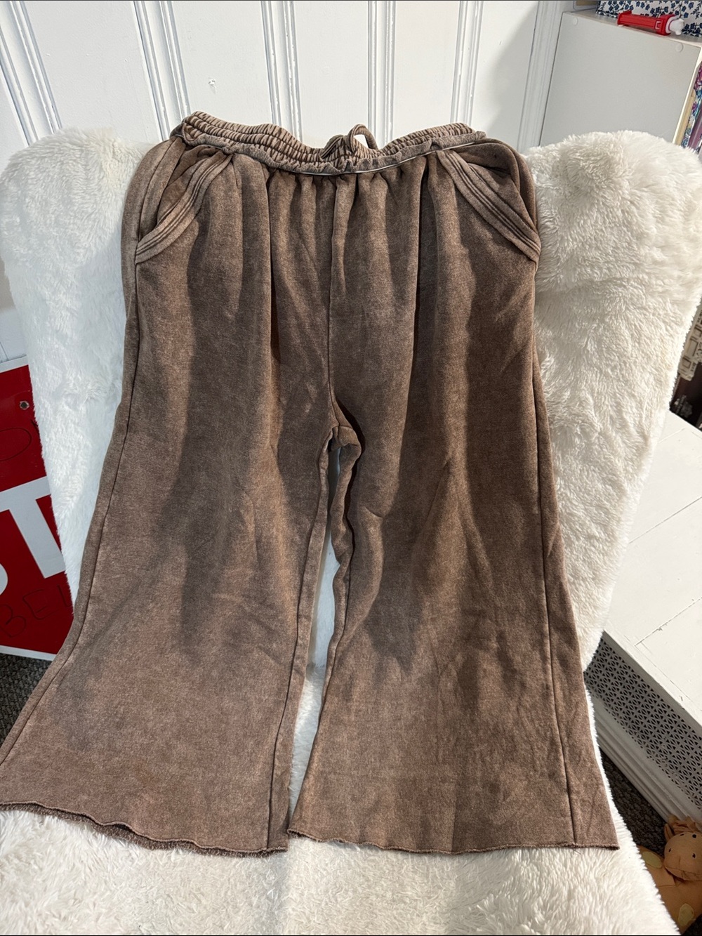 Zenana Outfitters women’s Brown Pull-On Corduroy Joggers